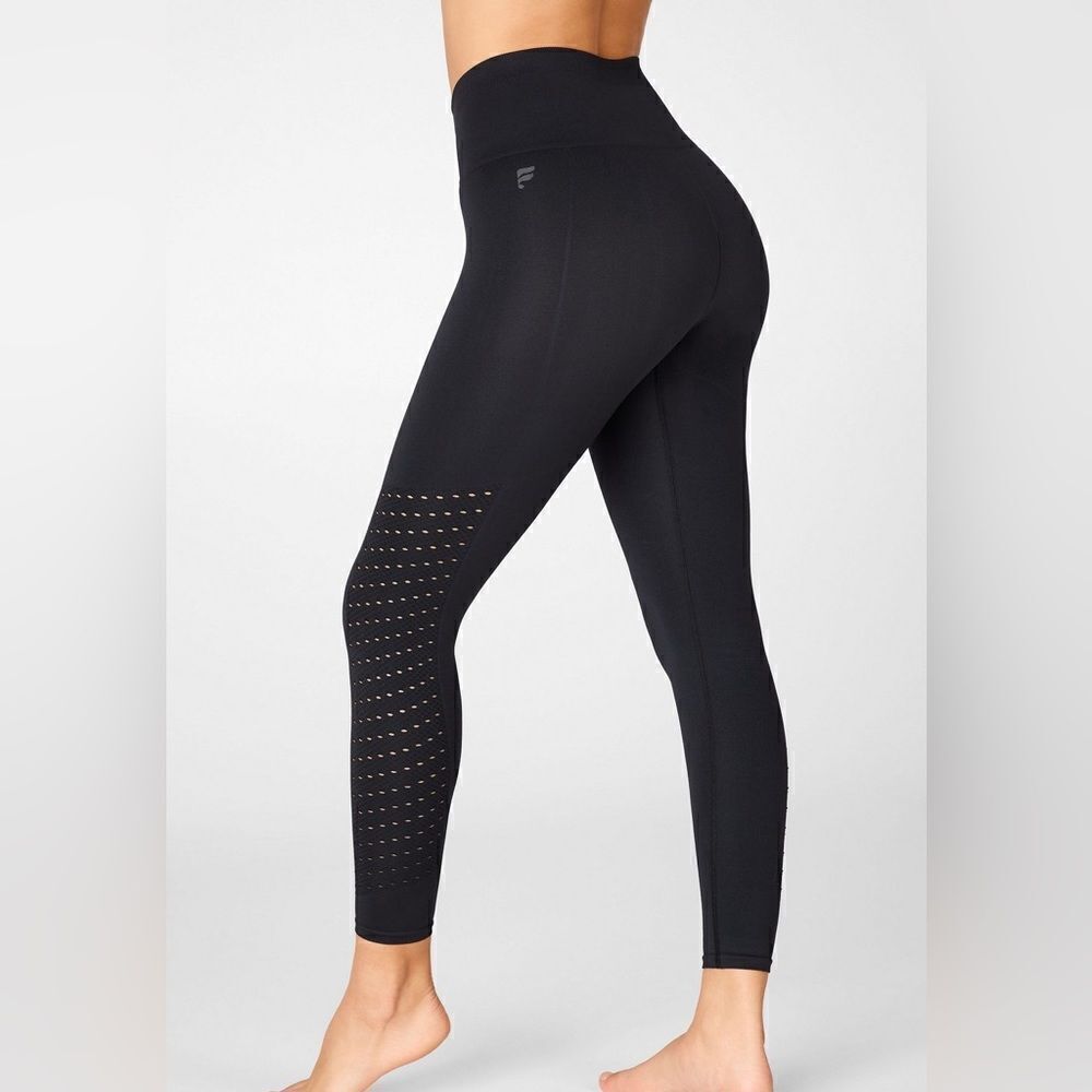 Fabletics Sync Seamless 7/8 Black Legging- Xs - image 1